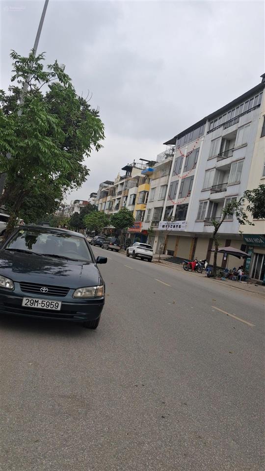 Bán biệt thự văn phú dt 200m2, nhà 4 tầng. giá 37,5 tỷ (giá tốt so với thị trường)