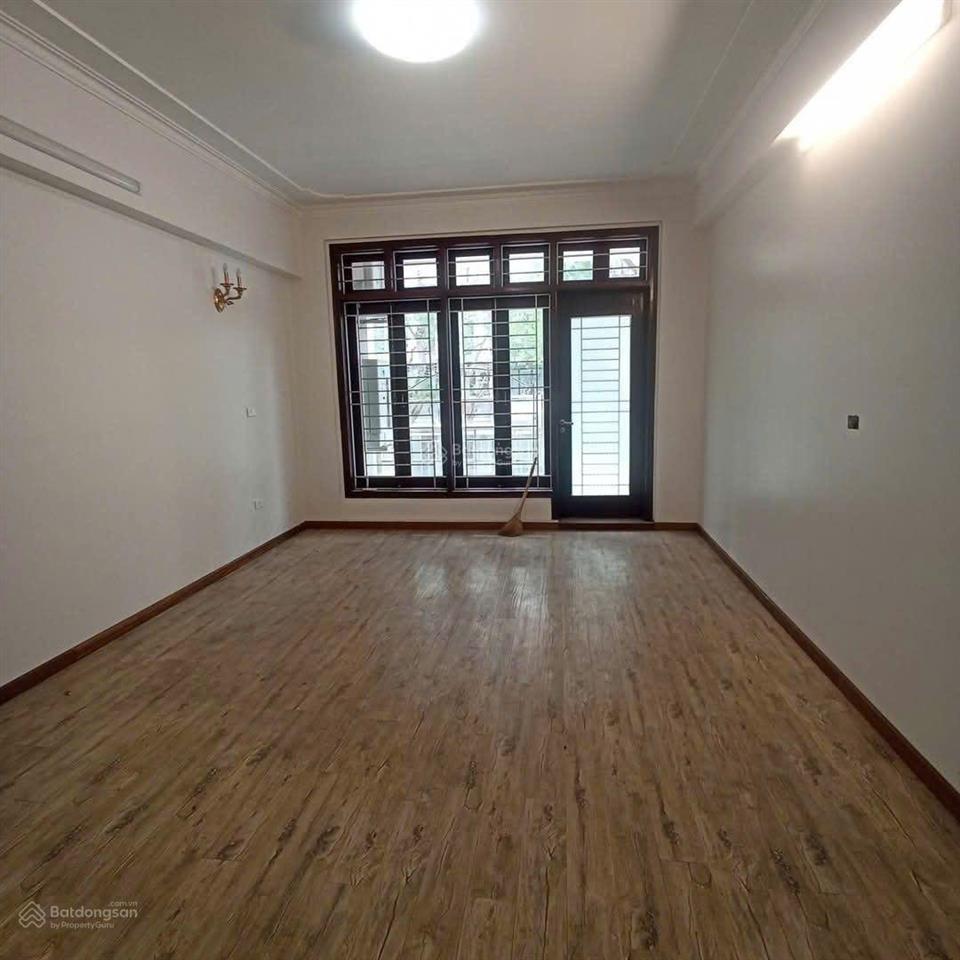 Lk văn quán  dt 67,4  4 tầng. vị trí trung tâm hà đông. giá 19,6 tỷ.  0944 944 ***