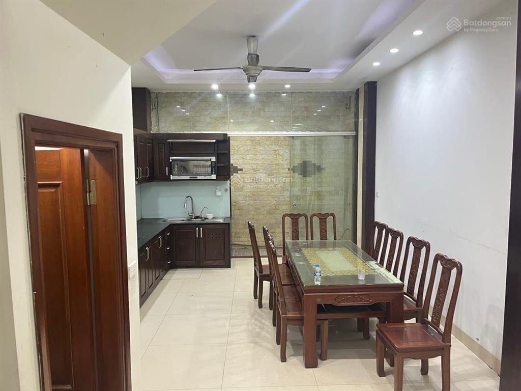 Liền kề văn quán
dt 67m  4 tầng  mt 46m
giá  hơn 19 tỷ
  0944 944 ***