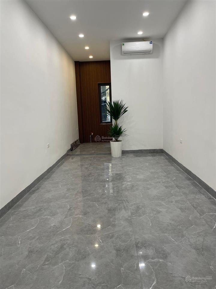 Chính chủ cần bán gấp nhà mặt phố chiến thắng
dt 57m  6 tầng  thang máy
giá  hơn 16 tỷ