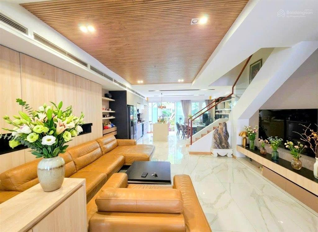 Bán biệt thự trong kđt mới phú lương
dt 200m  4 tầng  mt 10m
 0944 944 ***