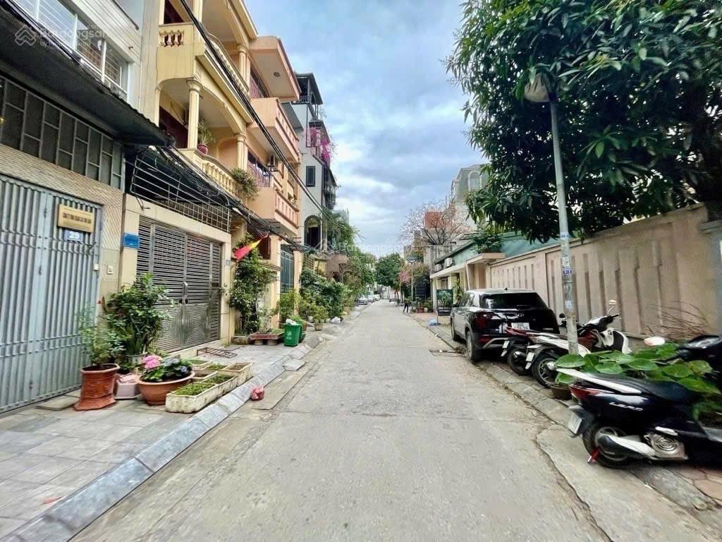 Bán nhà phố nguyễn khuyến  văn quán đường rộng oto đỗ gần, dân xây kiên cố, 5t3n, 30m2 giá 6.2 tỷ