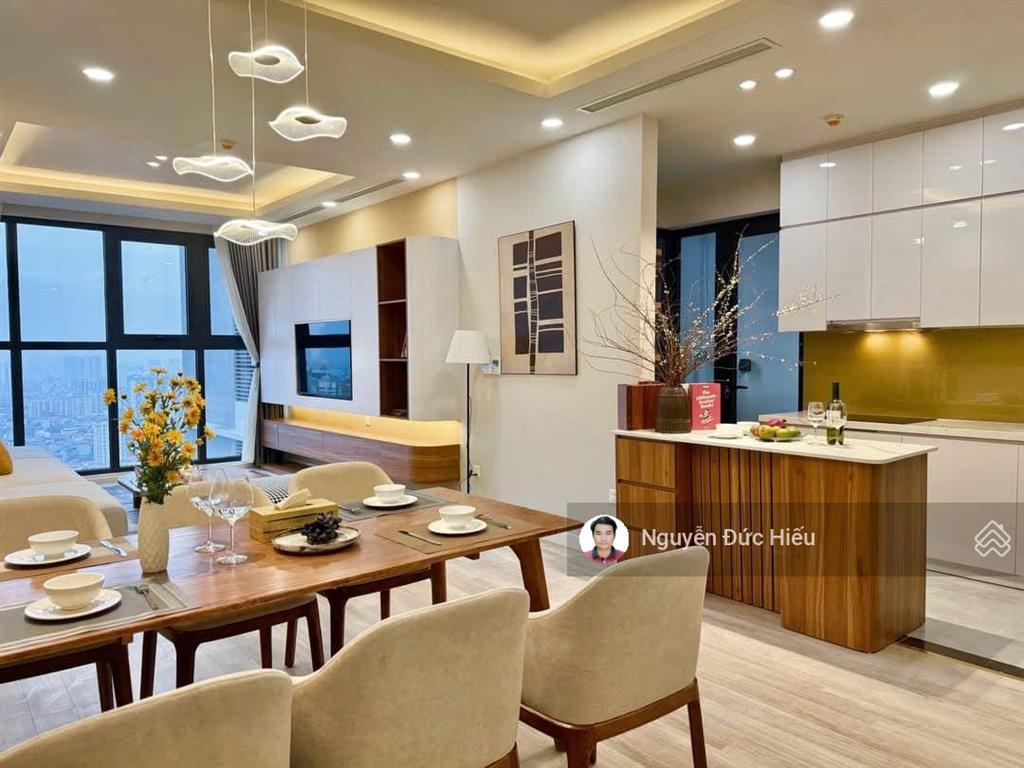 Tôi bán chung cư booyoung 107m2, 3 phòng ngủ, 2 vs, tầng trung, view thoáng chỉ 7.x tỷ