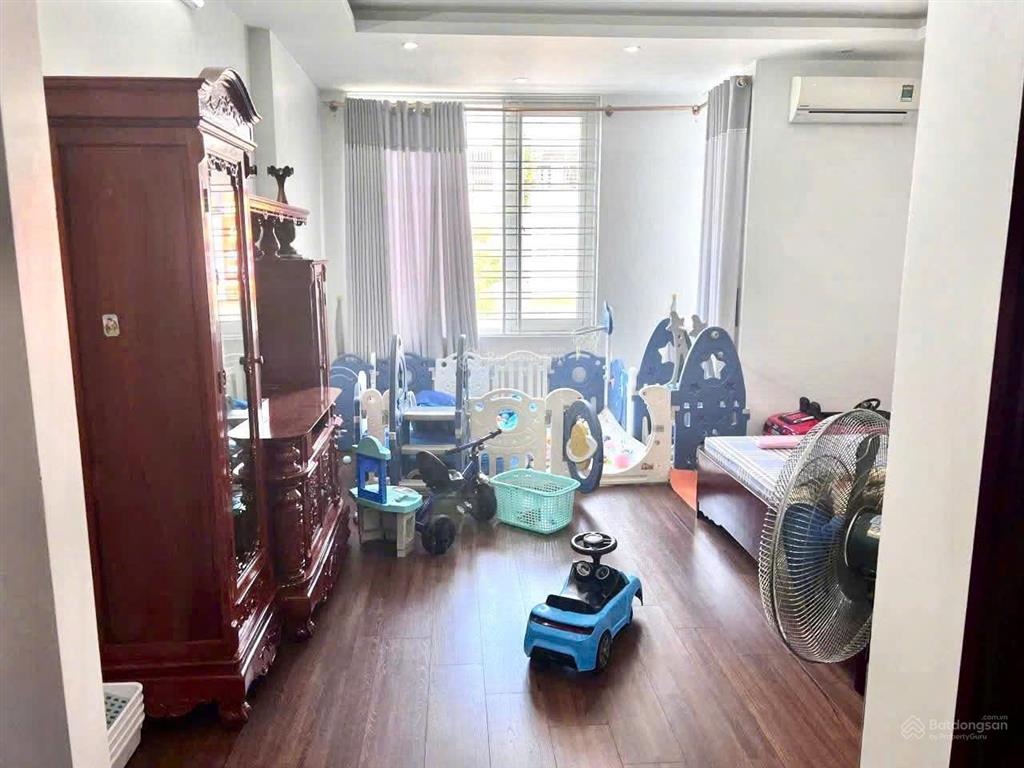 Chính chủ cho thuê nhà kđt văn phú hà đông