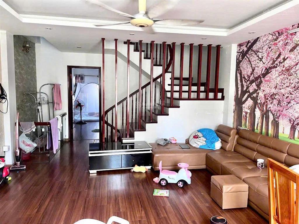 Chính chủ cho thuê nhà kđt văn phú hà đông