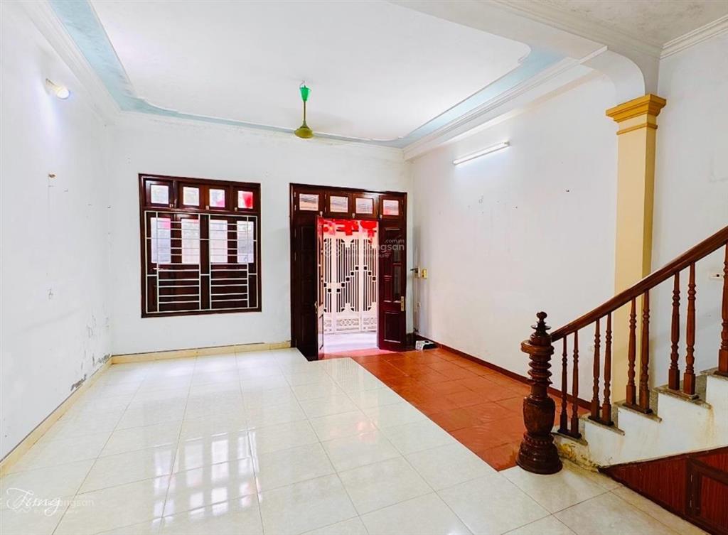 Đống đa nhỉnh 11 tỷ  ôtô đỗ cổng  ngõ thông kd  41m2