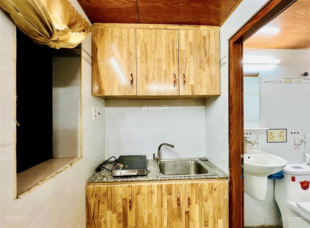 Phòng trọ duplex full nội thất, toà thang máy hầm xe, chỉ tính điện nước, ngã tư bốn xã