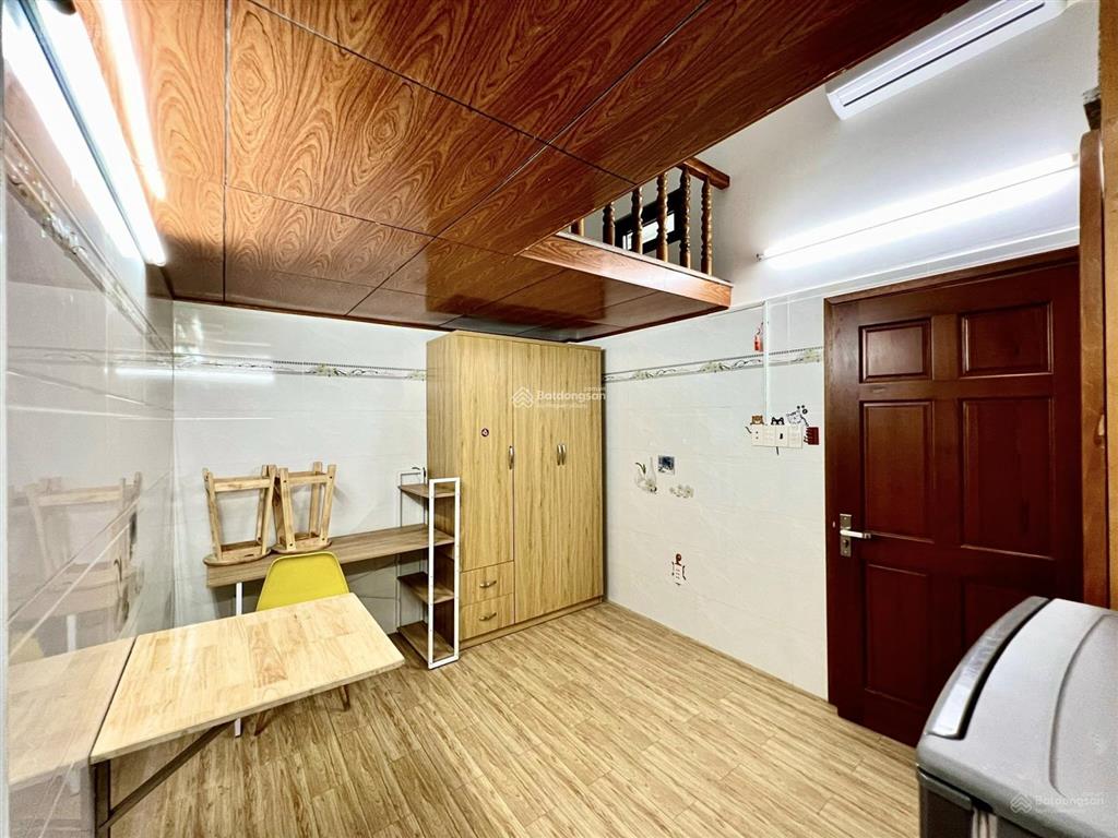 Phòng trọ duplex full nội thất, toà thang máy hầm xe, chỉ tính điện nước, ngã tư bốn xã