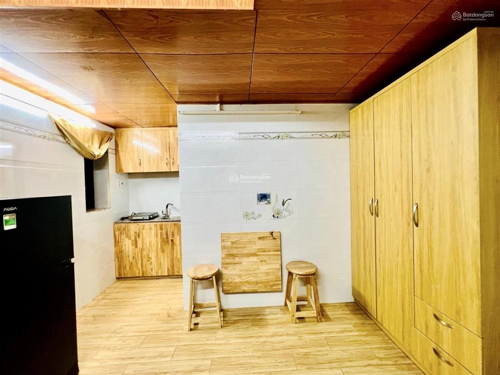 Phòng trọ duplex full nội thất, toà thang máy hầm xe, chỉ tính điện nước, ngã tư bốn xã