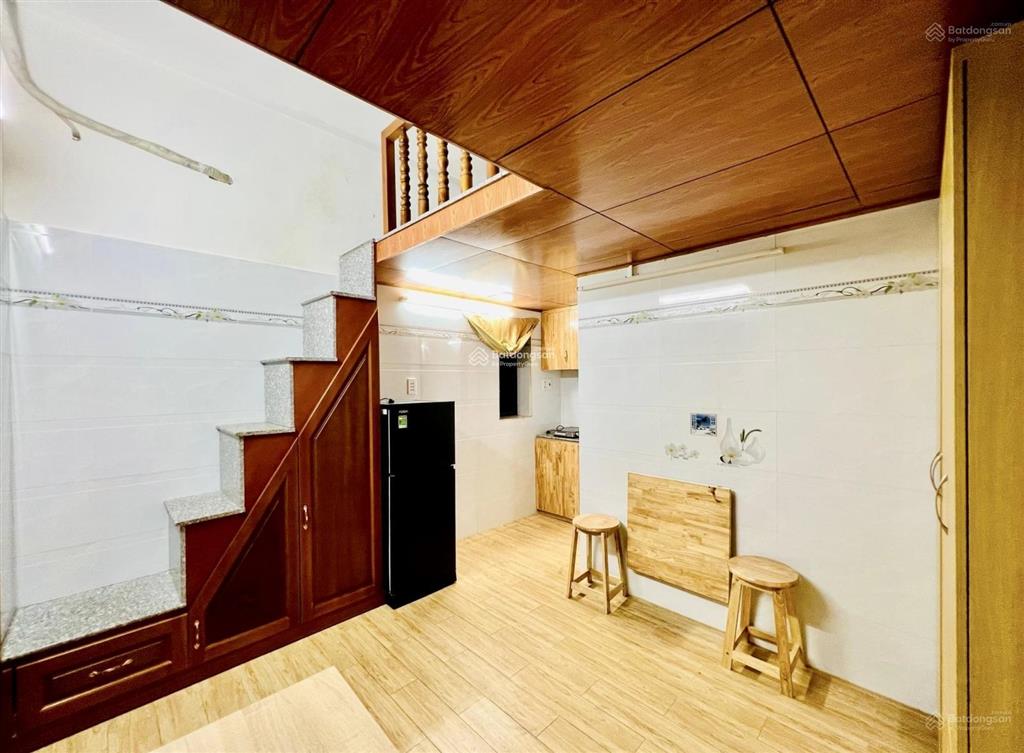 Phòng trọ duplex full nội thất, toà thang máy hầm xe, chỉ tính điện nước, ngã tư bốn xã