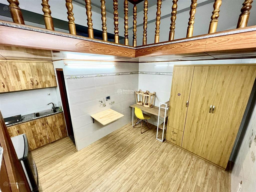 Phòng trọ duplex full nội thất, toà thang máy hầm xe, chỉ tính điện nước, ngã tư bốn xã