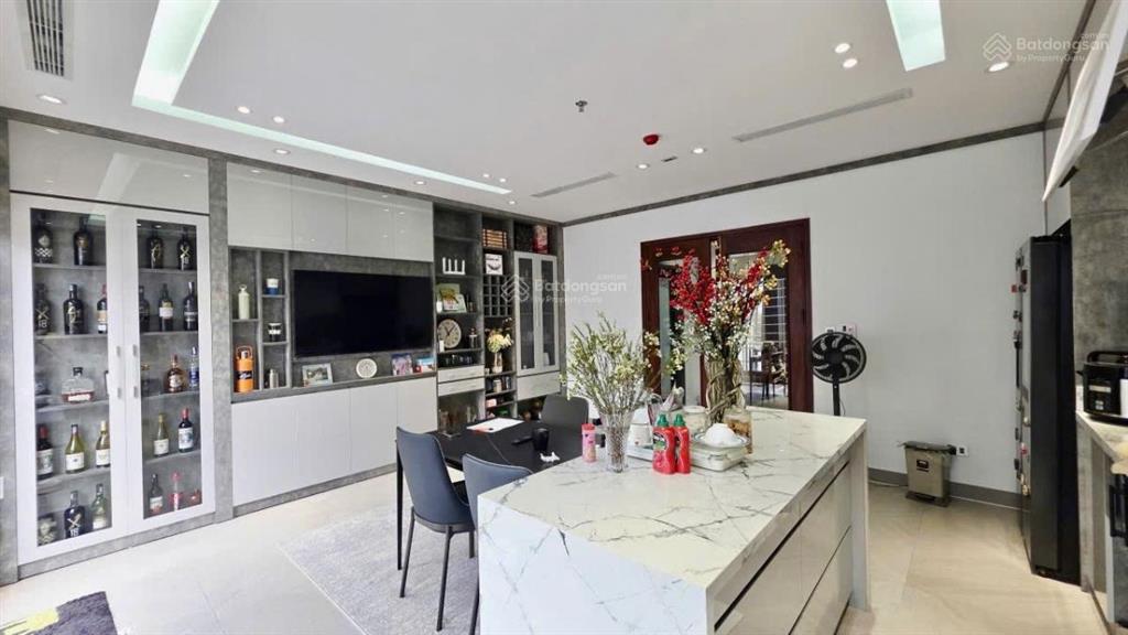 Bán nhà phạm thận duật ô tô tránh 6 tầng gần nguyễn khả trạc sổ đỏ vuông ở hoặc kinh doan