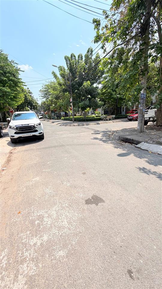 Chỉ nhỉnh 50 triệu/m, sở hữu ngay lô đất 2 mt khu phân lô đường 10m có công viên, 5x23m full thổ cư