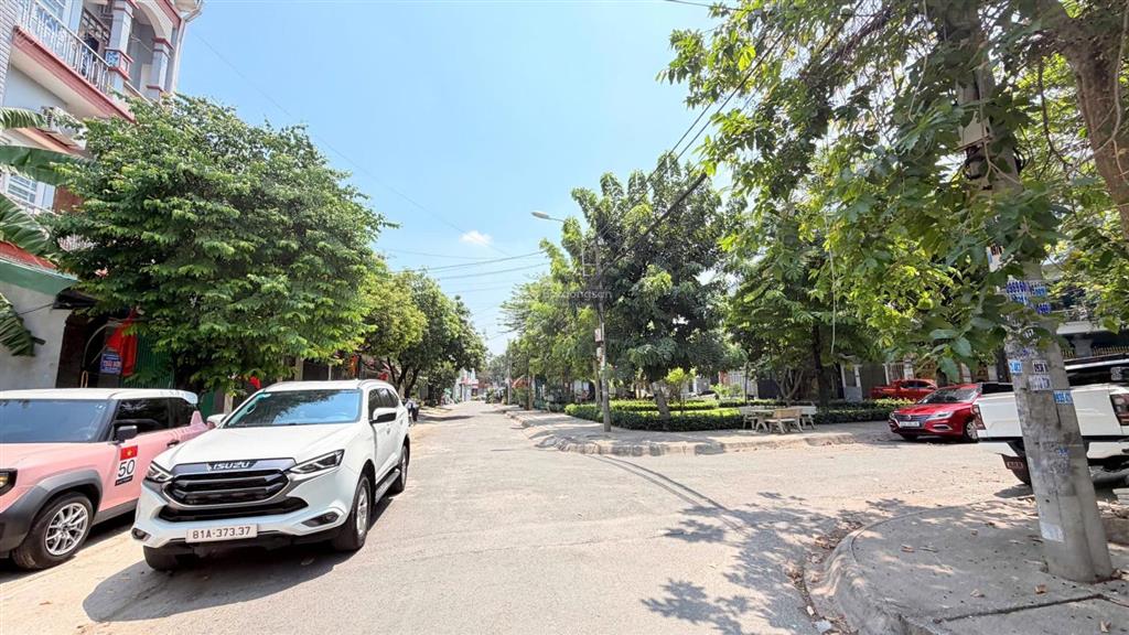 Chỉ nhỉnh 50 triệu/m, sở hữu ngay lô đất 2 mt khu phân lô đường 10m có công viên, 5x23m full thổ cư