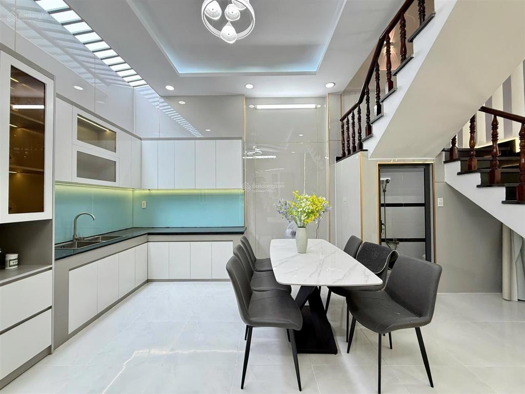Phân khúc nhỉnh 5 tỷ đừng bỏ qua nhà phố 4 tầng ngang bề thế 5.05m khu phân lô 1/ hẻm 9m lvk,q.12