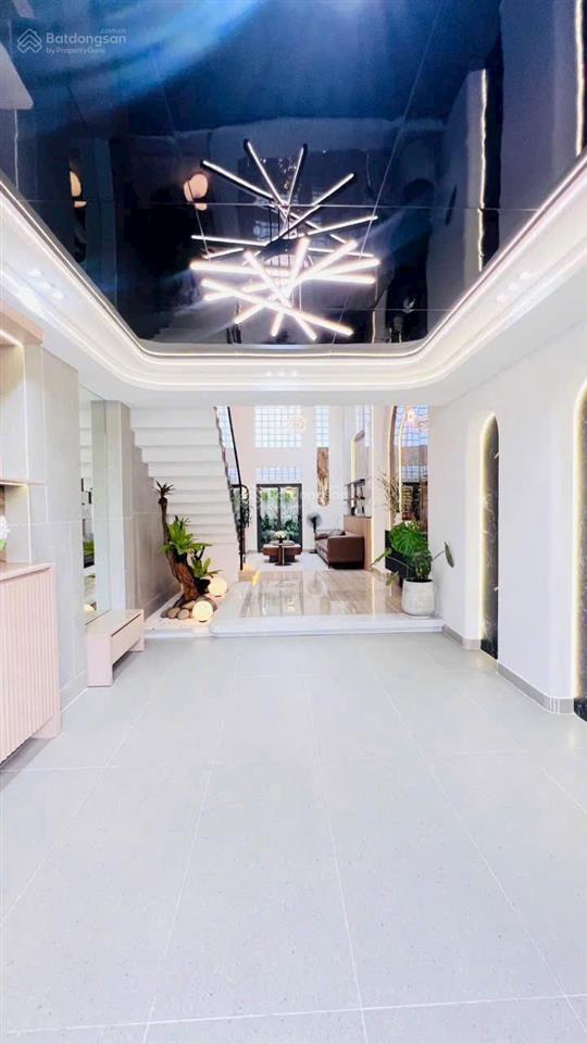 Chủ kẹt tiền gấp bán hạ sốc 700tr nhà phố 5 tầng72m2full nội thất đường thạnh xuân 33, quận 12