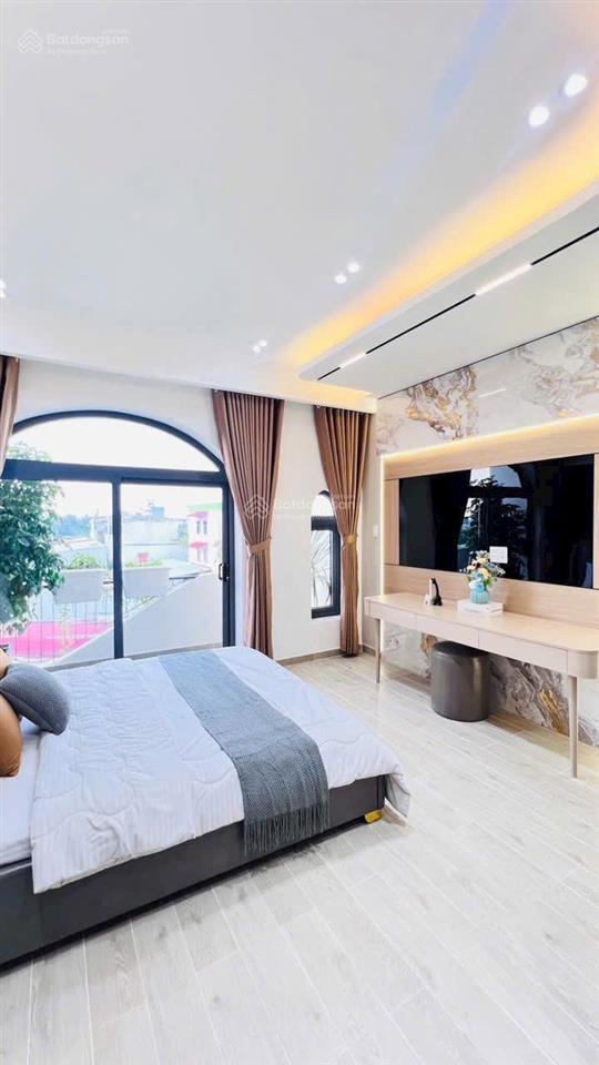Chủ kẹt tiền gấp bán hạ sốc 700tr nhà phố 5 tầng72m2full nội thất đường thạnh xuân 33, quận 12