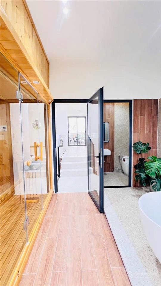 Chủ kẹt tiền gấp bán hạ sốc 700tr nhà phố 5 tầng72m2full nội thất đường thạnh xuân 33, quận 12