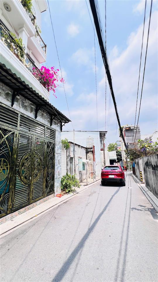 Tầm tiền nhỉnh 6 tỷ tìm đâu căn nhà phố 4*20m, 3 tầng hẻm 6m thông đường trần thị cờ, quận 12!!!