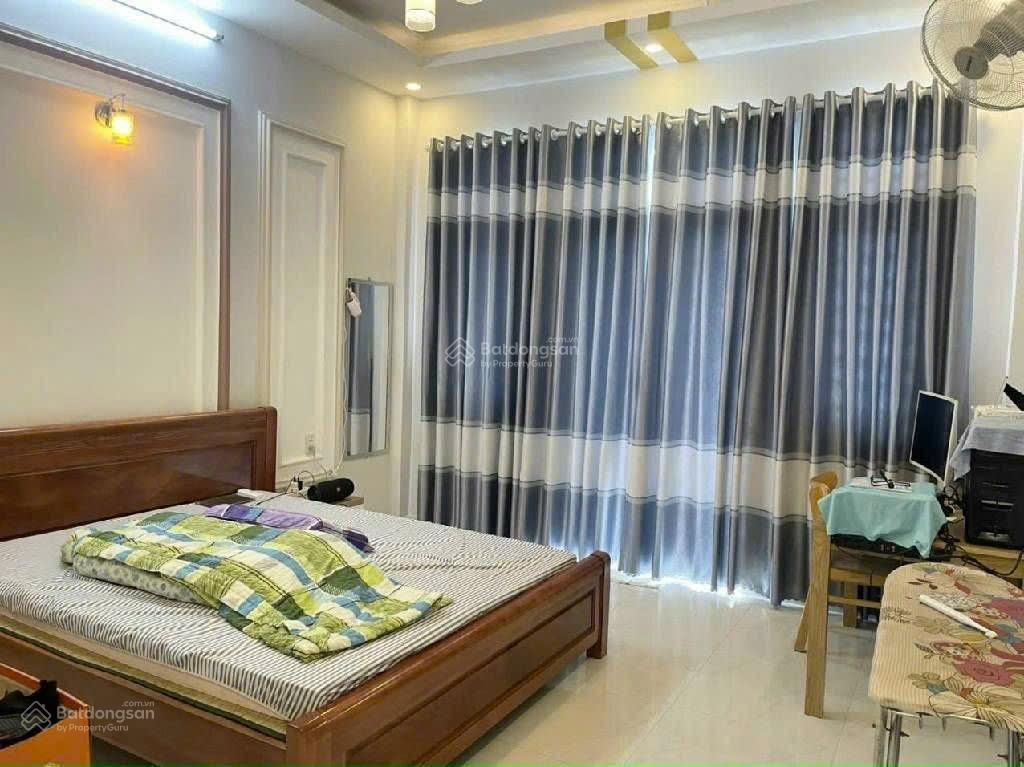 Giảm sâu 500 triệu  chủ cực gấp bán nhà mặt tiền 4m x 26m. 4 tầng mặt tiền kinh doanh hiệp thành