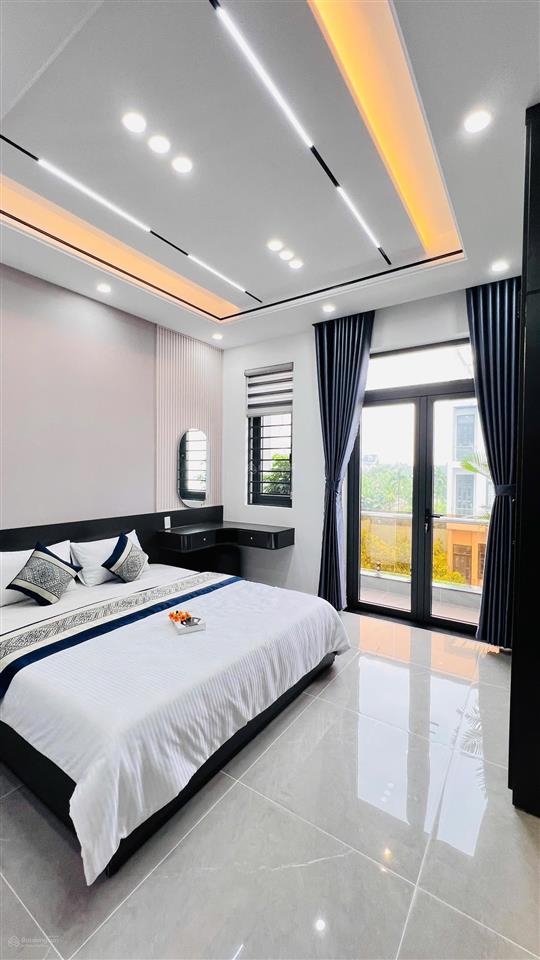 Nhà phố (4.2mx17m) 5 tầng xây mới 2025 khu vip hà huy giáp ngay cđ điện lực. khu phân lô hẻm 12m