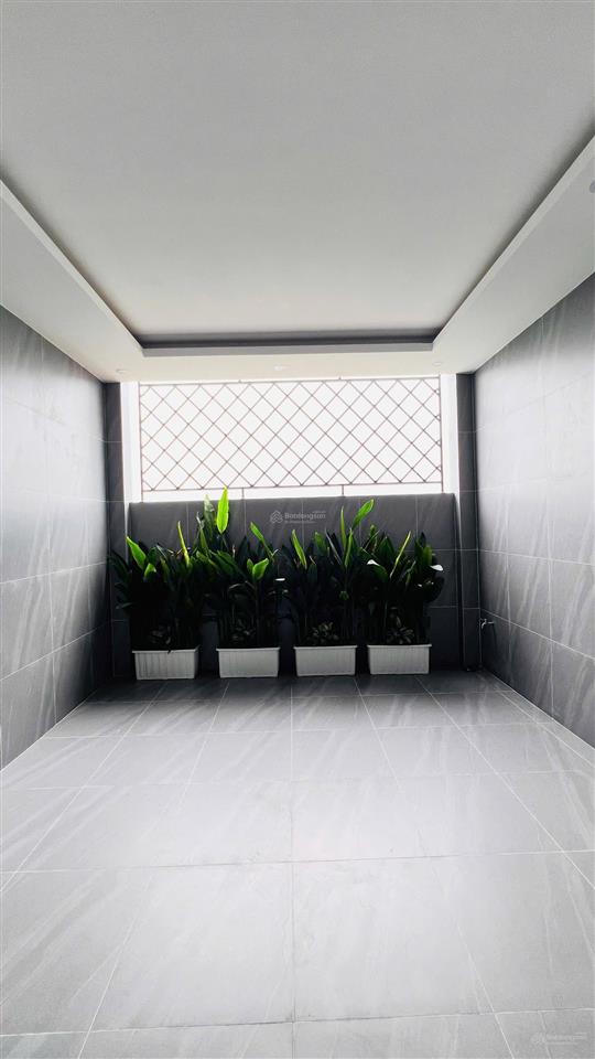 Nhà phố (4.2mx17m) 5 tầng xây mới 2025 khu vip hà huy giáp ngay cđ điện lực. khu phân lô hẻm 12m