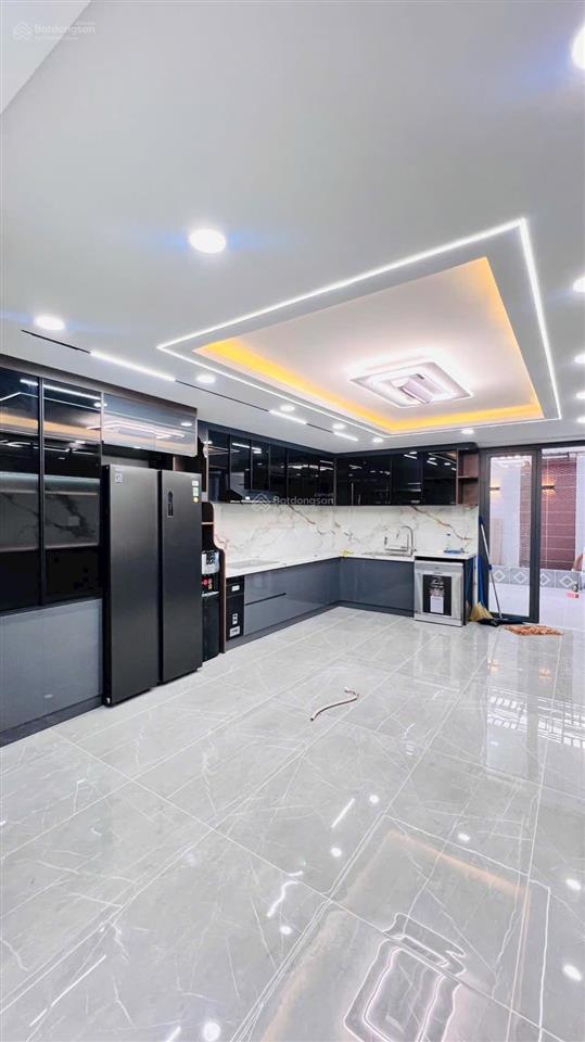 Đường đang mở rộng 30m, nhà 5 tầng vị trí vàng tân thới hiệp, về gò vấp chỉ 2 mà chỉ nhỉnh 7 tỷ