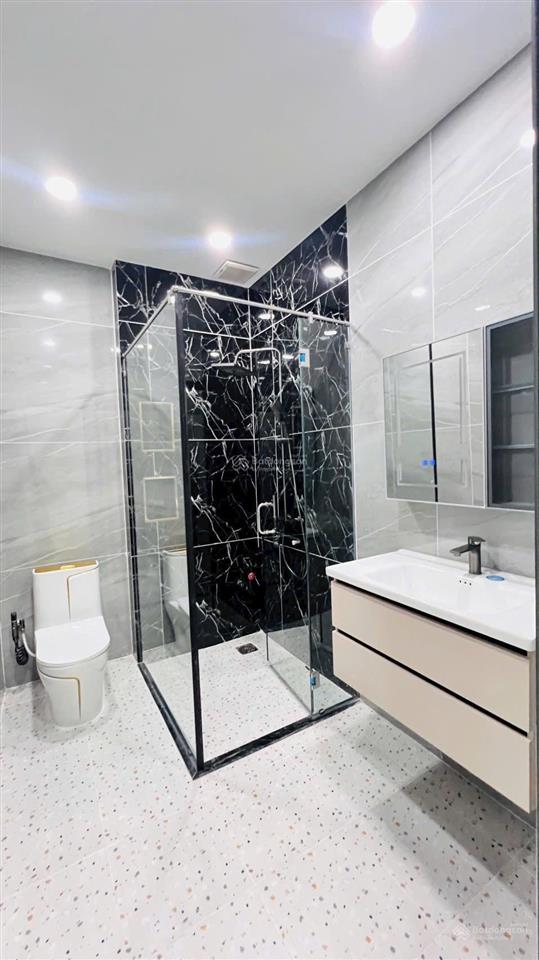 Đường đang mở rộng 30m, nhà 5 tầng vị trí vàng tân thới hiệp, về gò vấp chỉ 2 mà chỉ nhỉnh 7 tỷ