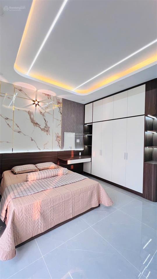 Đường đang mở rộng 30m, nhà 5 tầng vị trí vàng tân thới hiệp, về gò vấp chỉ 2 mà chỉ nhỉnh 7 tỷ