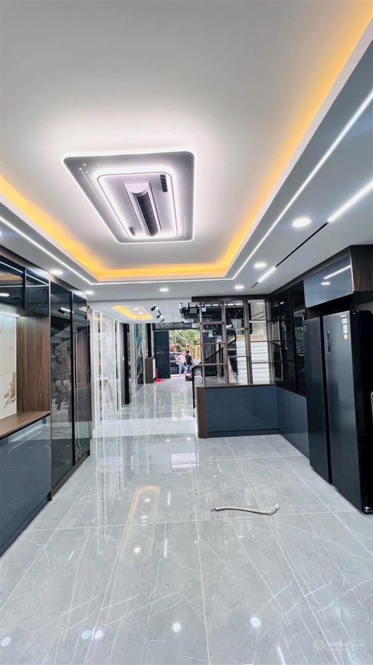 Đường đang mở rộng 30m, nhà 5 tầng vị trí vàng tân thới hiệp, về gò vấp chỉ 2 mà chỉ nhỉnh 7 tỷ