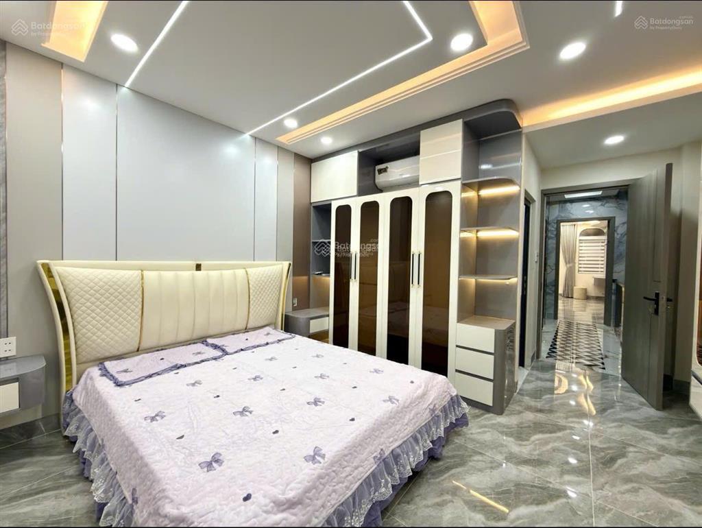 Hoa khôi xóm 6 tầng thang máy,phòng karaoke, 4m x 20m, 1/ hẻm 7m thông thạnh lộc 27, chợ cầu đồng