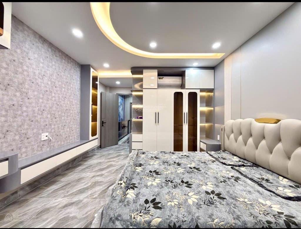 Hoa khôi xóm 6 tầng thang máy,phòng karaoke, 4m x 20m, 1/ hẻm 7m thông thạnh lộc 27, chợ cầu đồng