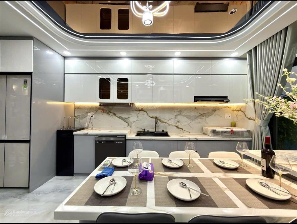 Hoa khôi xóm 6 tầng thang máy,phòng karaoke, 4m x 20m, 1/ hẻm 7m thông thạnh lộc 27, chợ cầu đồng