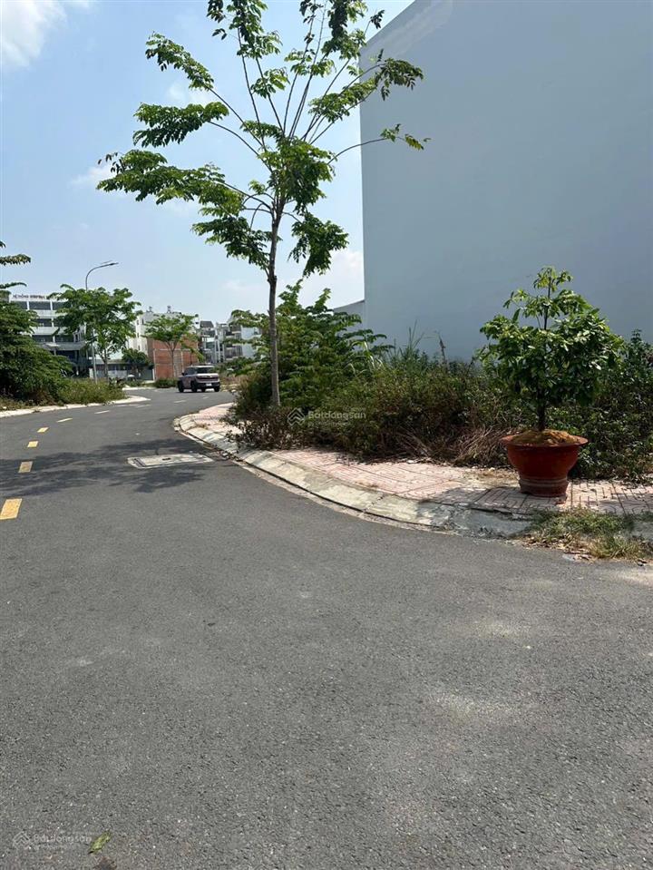 Lô đất đẹp góc 2 mặt tiền ngang 7.2m trục chính kdc hà đô river side102m2 full thổ cư hệ số xây4.0