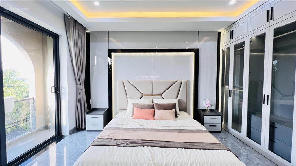 Đẳng cấp thượng lưu  sang trọng  siểu phẩm 5 lầu mặt tiền đường kinh doanh 8m nhánh hà huy giáp