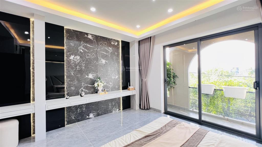 Đẳng cấp thượng lưu  sang trọng  siểu phẩm 5 lầu mặt tiền đường kinh doanh 8m nhánh hà huy giáp