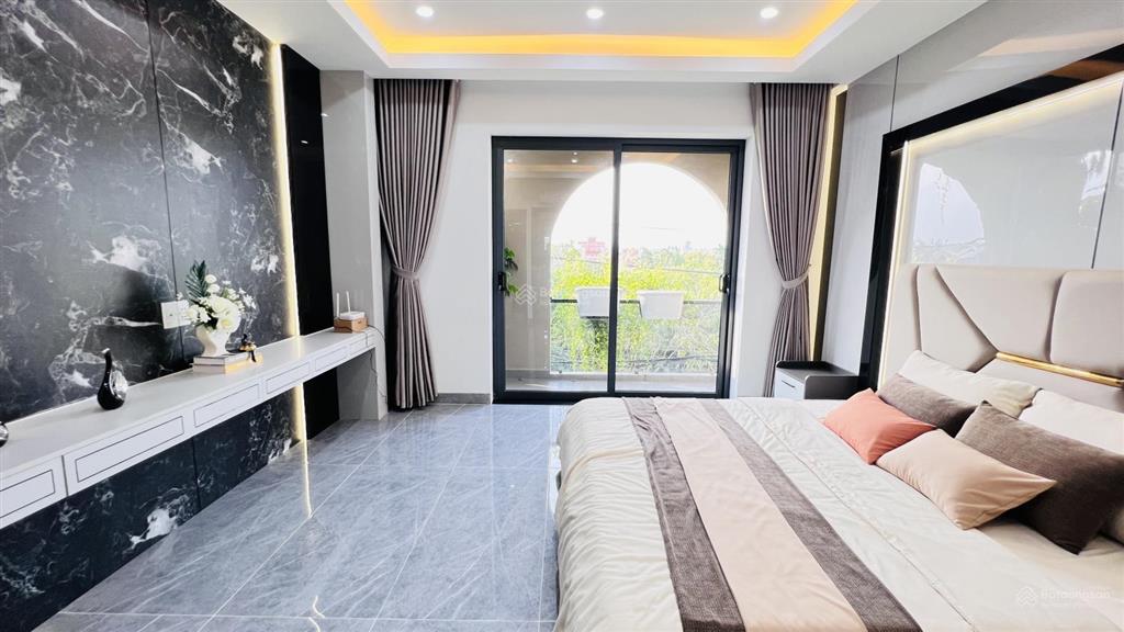 Đẳng cấp thượng lưu  sang trọng  siểu phẩm 5 lầu mặt tiền đường kinh doanh 8m nhánh hà huy giáp
