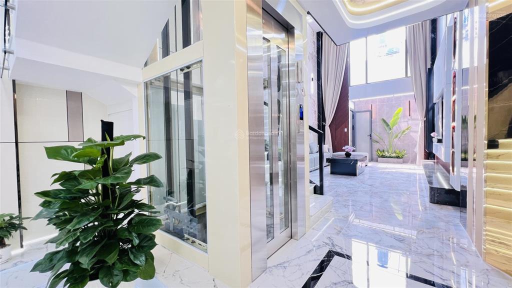 Giảm 250tr bán nhanh em nhà phố lửng 3 lầu thang máy  4m x 20m  1/ hẻm 6m thông hà huy giáp