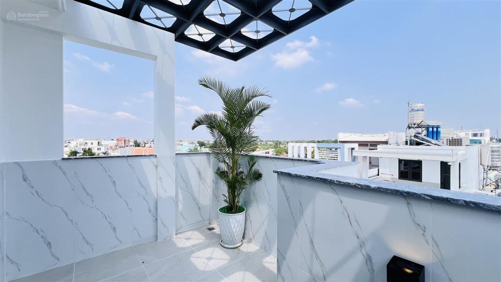 Giảm 250tr bán nhanh em nhà phố lửng 3 lầu thang máy  4m x 20m  1/ hẻm 6m thông hà huy giáp