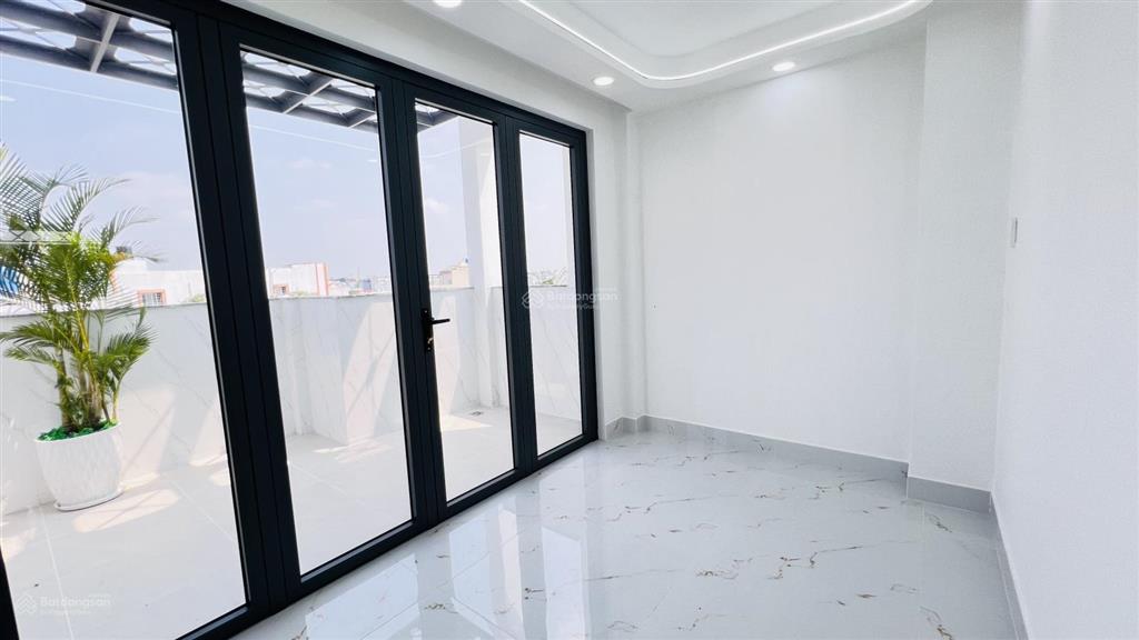 Giảm 250tr bán nhanh em nhà phố lửng 3 lầu thang máy  4m x 20m  1/ hẻm 6m thông hà huy giáp
