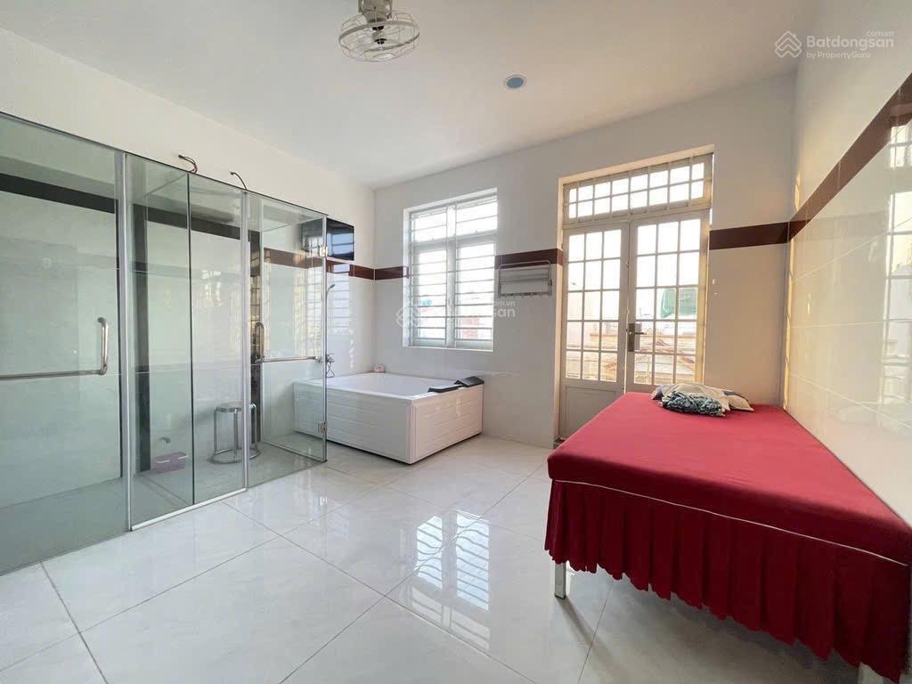 44.5mx24m dòng tiền 480 triệu/năm đang có 12 phòng cho thuê làm massagehẻm 8m thông lê văn khương