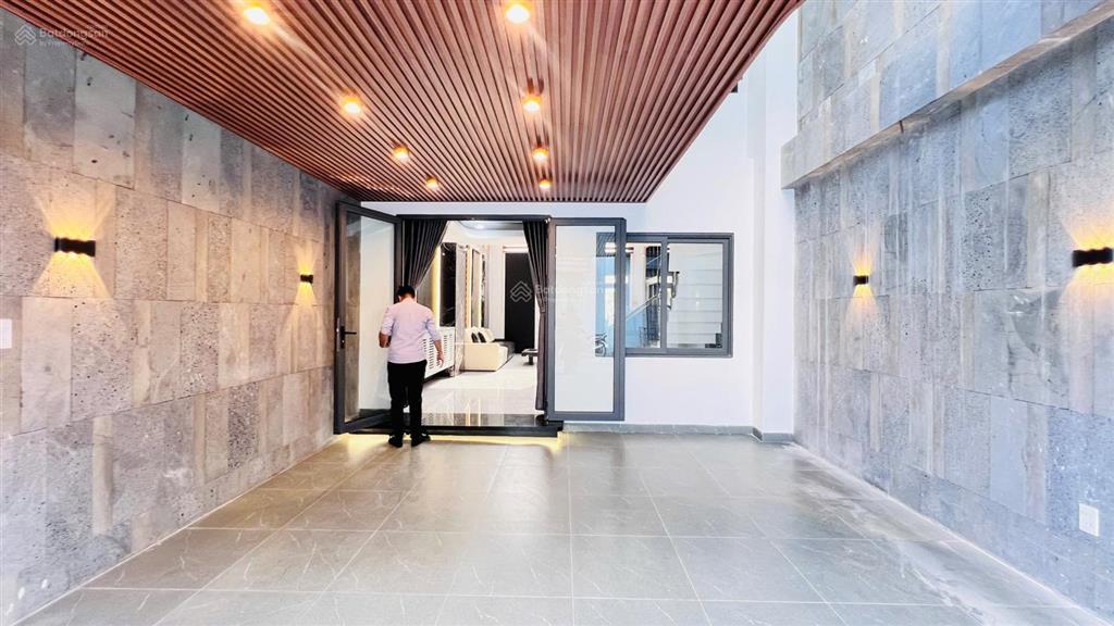 5x15m siêu phẩm nhà phố luxury 5 tầng hẻm 8m cách mặt tiền thạnh lộc 37 chỉ 20m giáp gò vấp