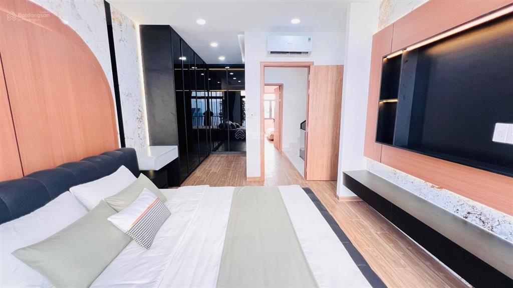 5x15m siêu phẩm nhà phố luxury 5 tầng hẻm 8m cách mặt tiền thạnh lộc 37 chỉ 20m giáp gò vấp