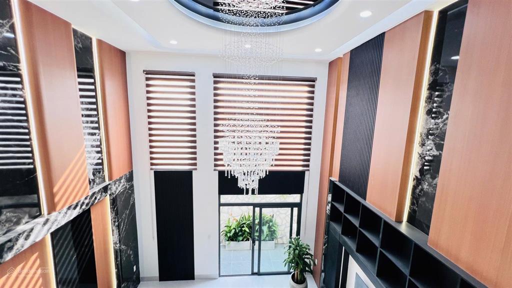 5x15m siêu phẩm nhà phố luxury 5 tầng hẻm 8m cách mặt tiền thạnh lộc 37 chỉ 20m giáp gò vấp