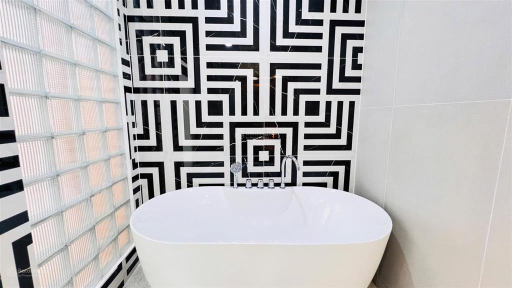 5x15m siêu phẩm nhà phố luxury 5 tầng hẻm 8m cách mặt tiền thạnh lộc 37 chỉ 20m giáp gò vấp