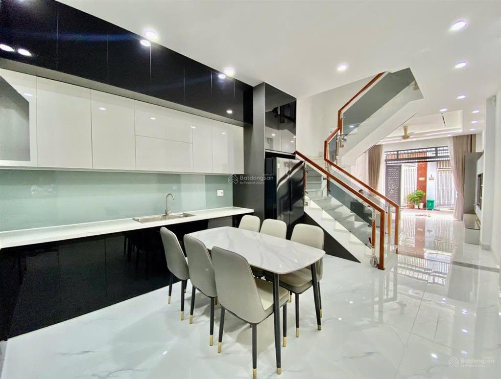 Hàng hiếm, nhỉnh 6 tỷ có căn nhà 4 tầng dài 25m  1/ ngắn chợ hiệp thành