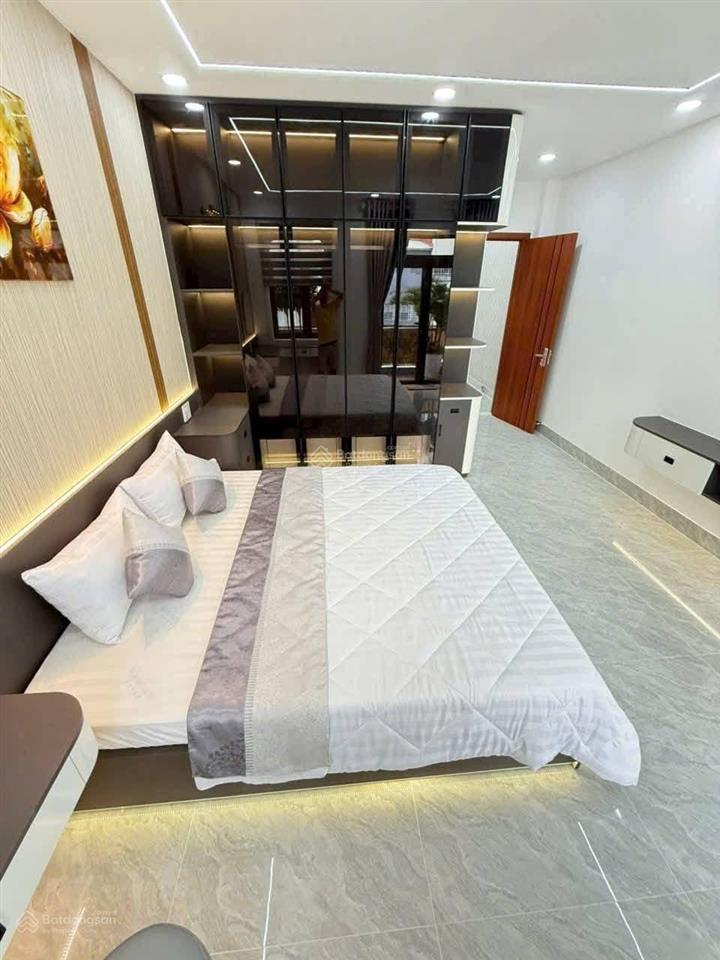 Giảm 500trkhu phân lô toàn trên 8 tỷ ( mỗi căn này nhỉnh 7 tỷ )5 tầng80m2(4x20m)ô chờ thang máy
