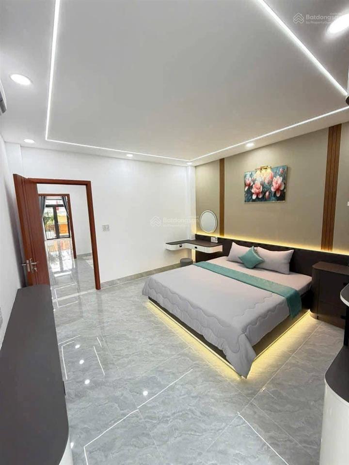Giảm 500trkhu phân lô toàn trên 8 tỷ ( mỗi căn này nhỉnh 7 tỷ )5 tầng80m2(4x20m)ô chờ thang máy