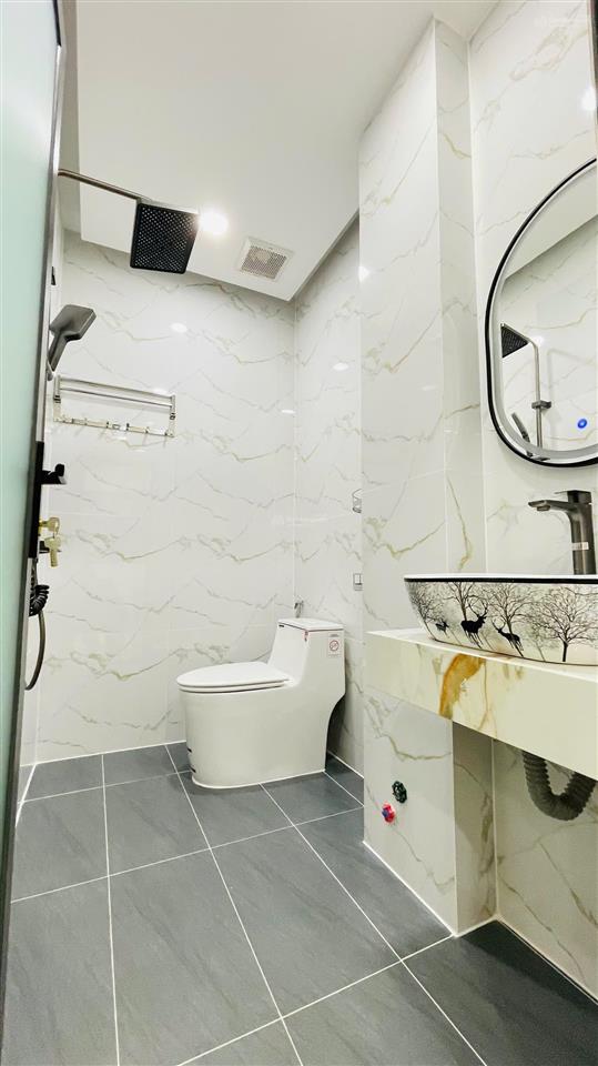 Chủ thiện chí giảm 400tr nhà phố 5 tầng70m2hoa khôi xóm kế bên sông vàm thuật giáp gò vấpđường9m