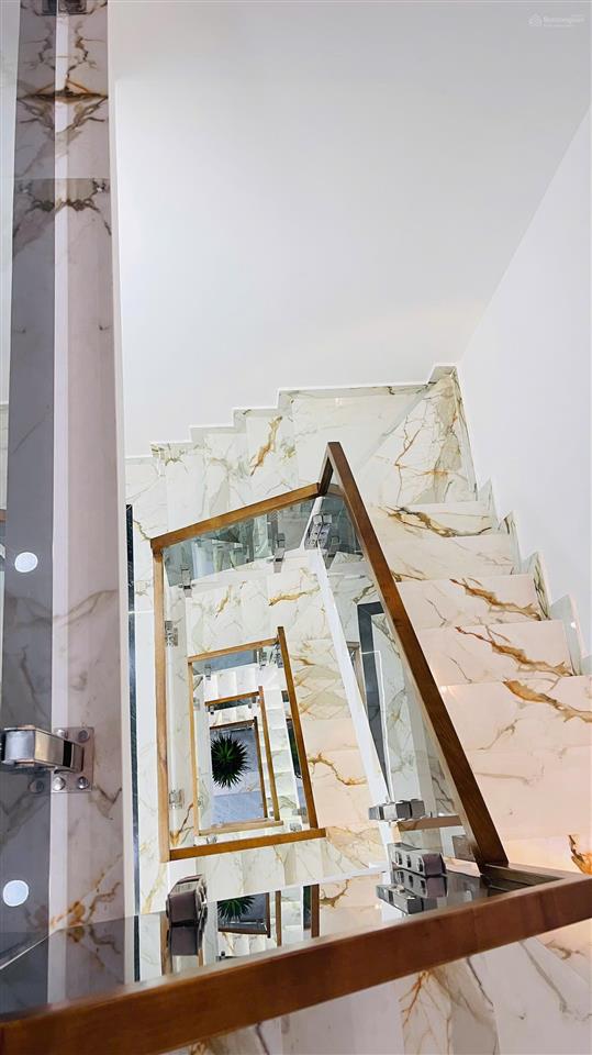 Chủ thiện chí giảm 400tr nhà phố 5 tầng70m2hoa khôi xóm kế bên sông vàm thuật giáp gò vấpđường9m